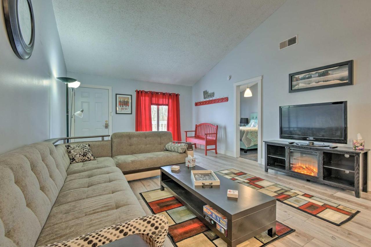Mount Pocono Condo With Balcony, Near Mt Airy Casino Extérieur photo