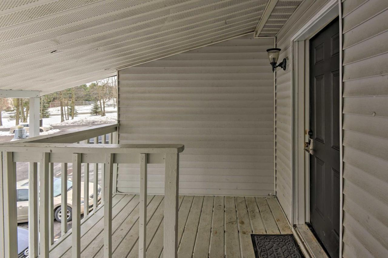 Mount Pocono Condo With Balcony, Near Mt Airy Casino Extérieur photo