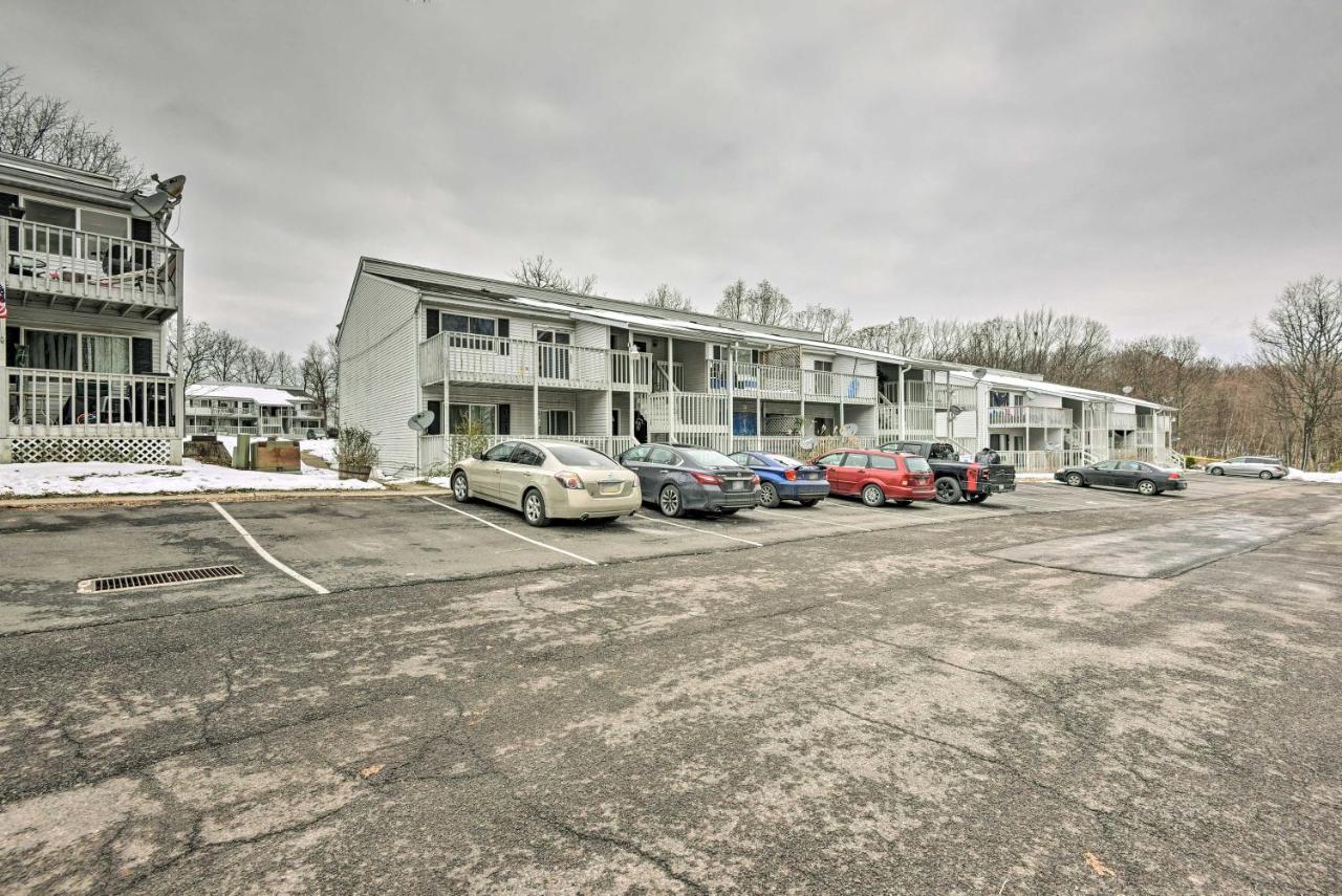 Mount Pocono Condo With Balcony, Near Mt Airy Casino Extérieur photo