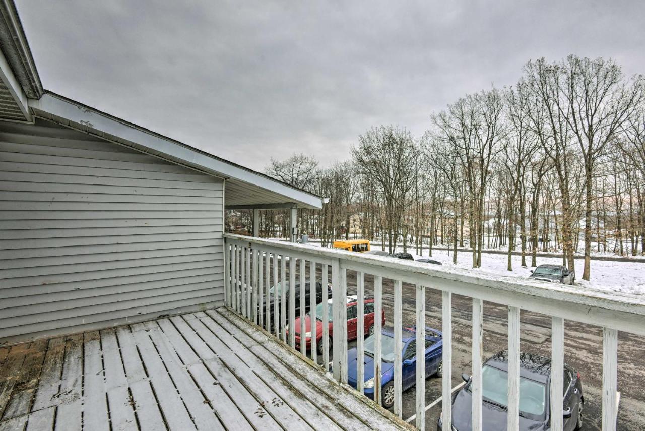 Mount Pocono Condo With Balcony, Near Mt Airy Casino Extérieur photo