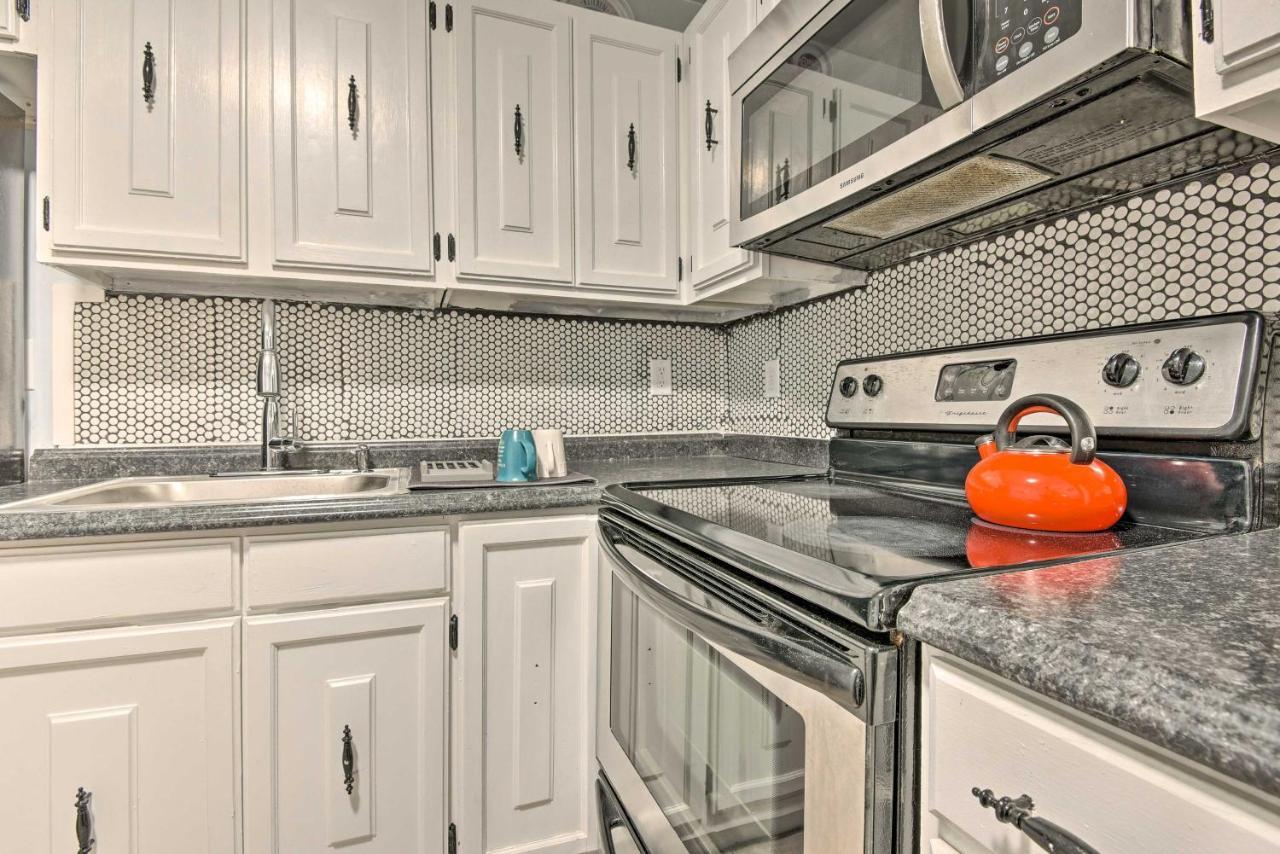 Mount Pocono Condo With Balcony, Near Mt Airy Casino Extérieur photo